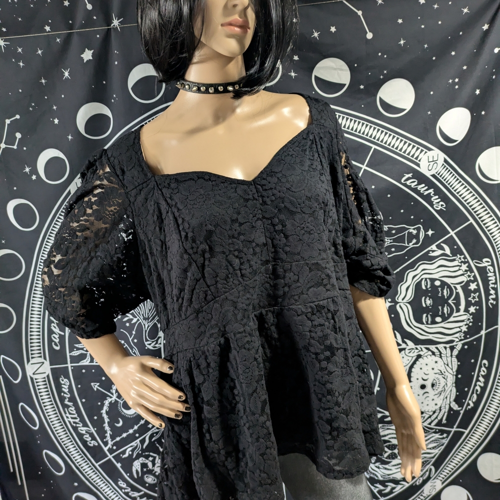 Elegant Black Lace Women's Top